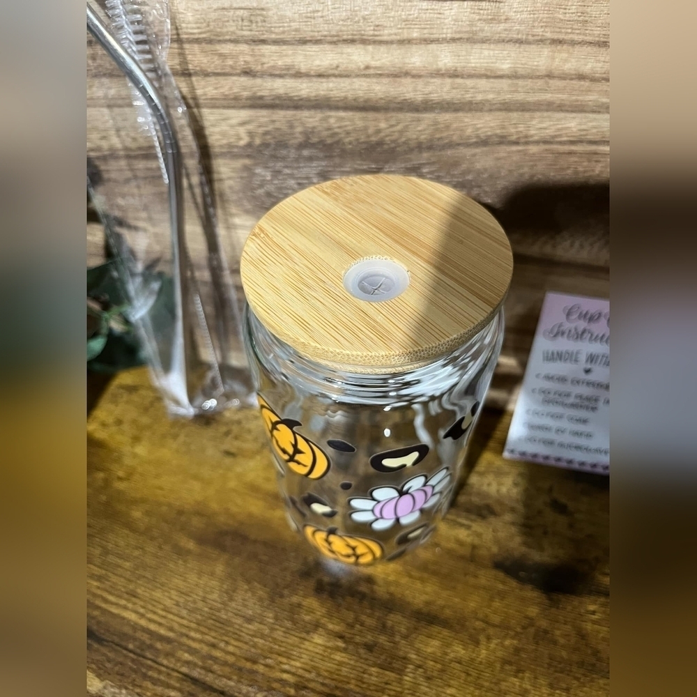 Daisy Pumpkin 🎃 UV DTF 16oz glass cup - Picture 5 of 5